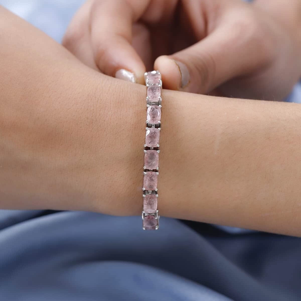 Natural Tanzanian Natronite Tennis Bracelet In Platinum Over Sterling Silver (6.50 In) 11.9 Grams 15.75 Ctw 5 Natural Tanzanian Natronite Tennis Bracelet In Platinum Over Sterling Silver (6.50 In) 11.9 Grams 15.75 Ctw - Image 3