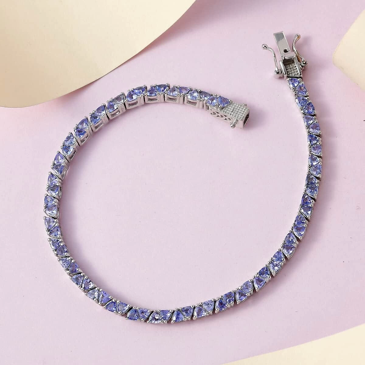 Tanzanite Tennis Bracelet In Platinum Over Sterling Silver (8.00 In) 12.10 Grams 6.60 Ctw 4 Tanzanite Tennis Bracelet In Platinum Over Sterling Silver (8.00 In) 12.10 Grams 6.60 Ctw - Image 2