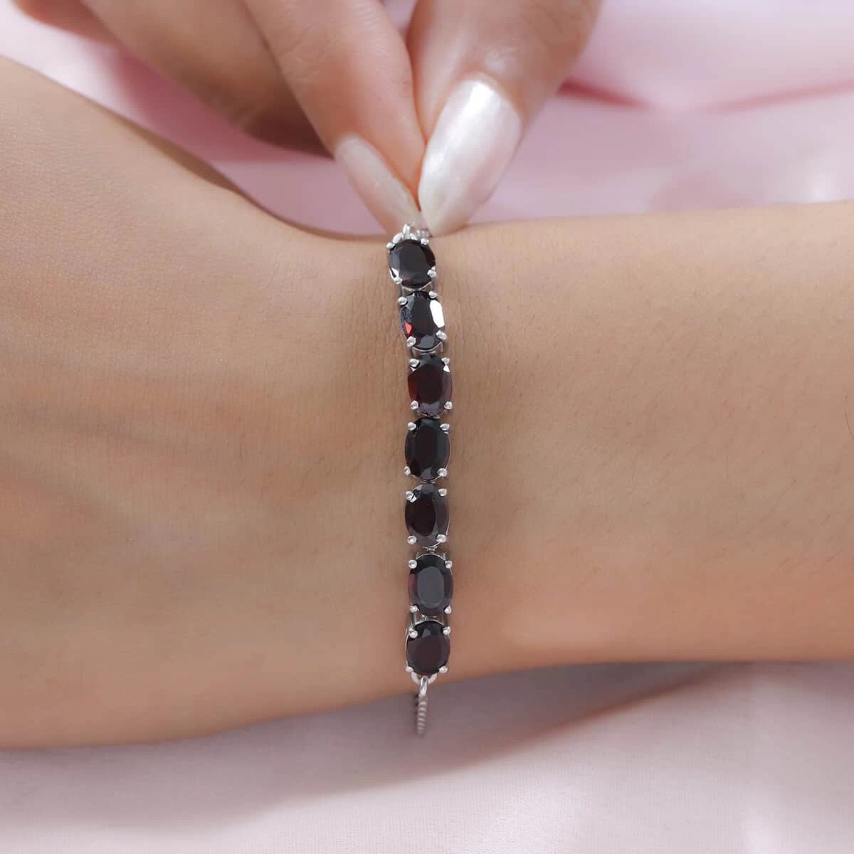 Doorbuster Mozambique Garnet Bolo Bracelet In Platinum Over Sterling Silver 7.25 Ctw 5 Doorbuster Mozambique Garnet Bolo Bracelet In Platinum Over Sterling Silver 7.25 Ctw - Image 3