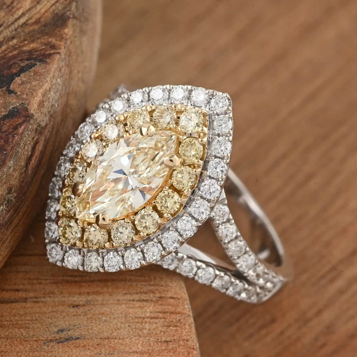 14K White And Yellow Gold Natural Yellow And White Diamond Ring 6.70 Grams 2.20 Ctw 4 14K White And Yellow Gold Natural Yellow And White Diamond Ring 6.70 Grams 2.20 Ctw - Image 2