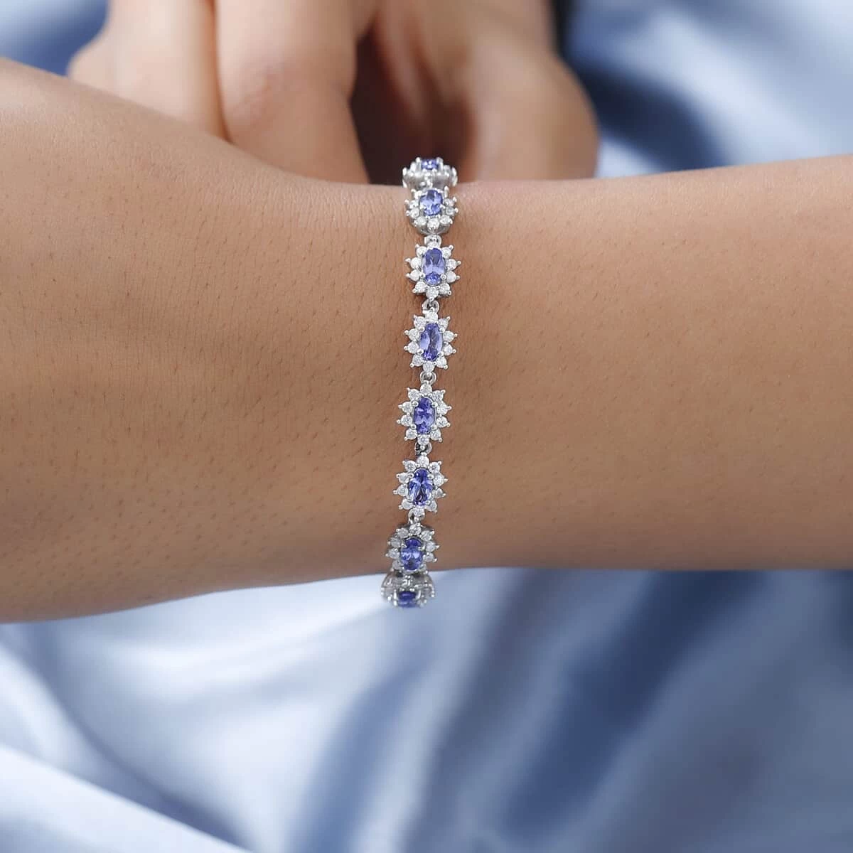 AAA Tanzanite And Moissanite Bracelet In Platinum Over Sterling Silver (7.25 In) 13.50 Grams 7.40 Ctw 5 AAA Tanzanite And Moissanite Bracelet In Platinum Over Sterling Silver (7.25 In) 13.50 Grams 7.40 Ctw - Image 3