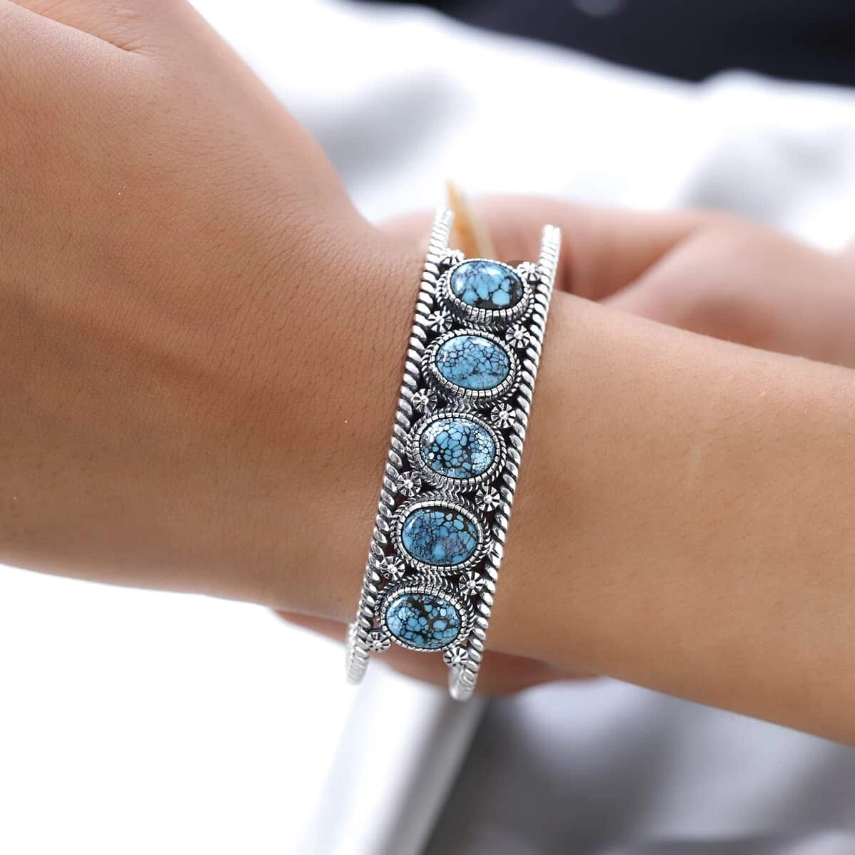 Artisan Crafted Blue Moon Turquoise Cuff Bracelet In Sterling Silver (7.25 In) 15.00 Ctw 5 Artisan Crafted Blue Moon Turquoise Cuff Bracelet In Sterling Silver (7.25 In) 15.00 Ctw - Image 3
