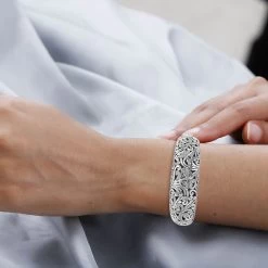 Bali Legacy White Zircon Dragonfly Bangle Bracelet In Sterling Silver (7.50 In) 0.40 Ctw -Jewelry store 7380583 2