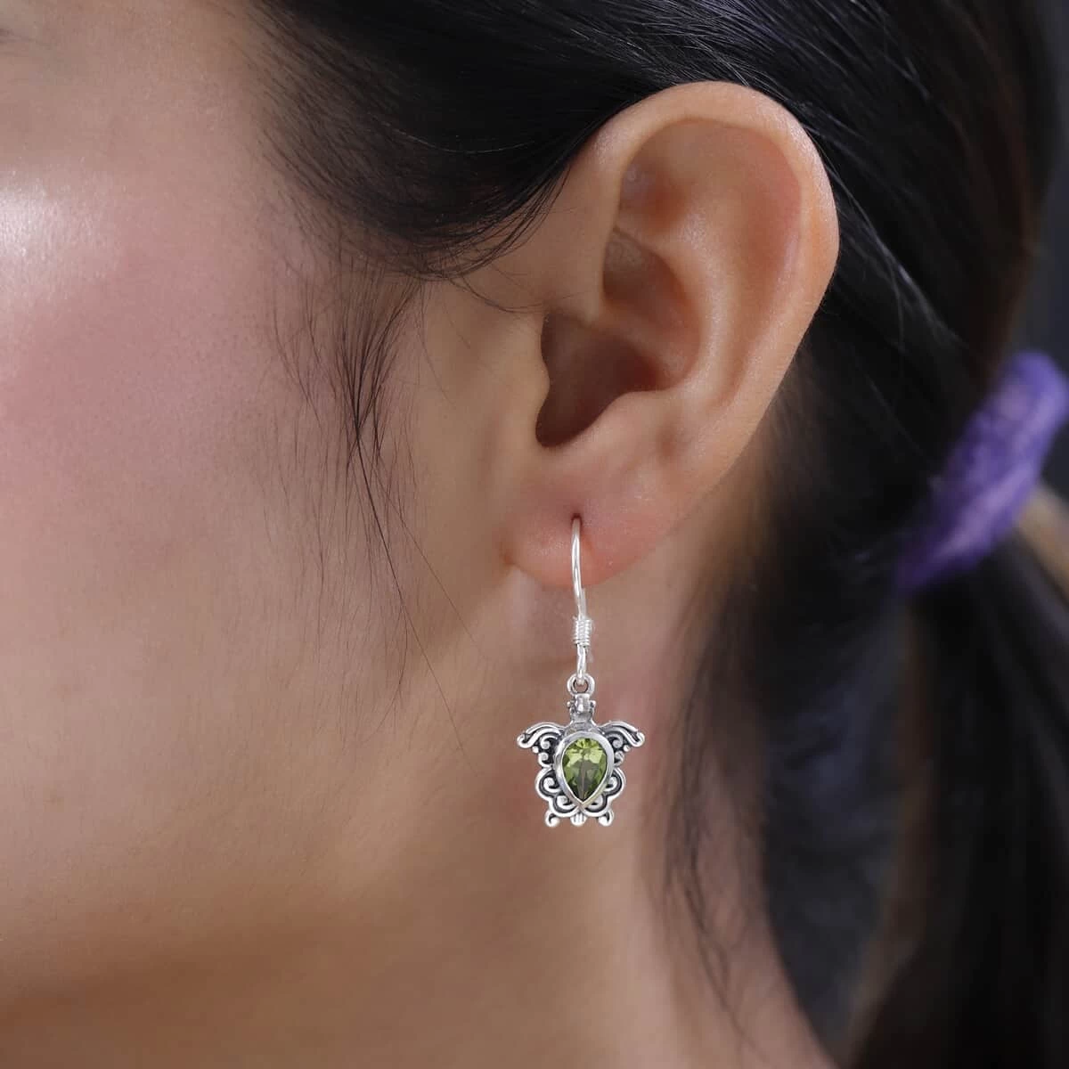 Artisan Crafted Arizona Peridot Turtle Earrings In Sterling Silver 1.50 Ctw 5 Artisan Crafted Arizona Peridot Turtle Earrings In Sterling Silver 1.50 Ctw - Image 3