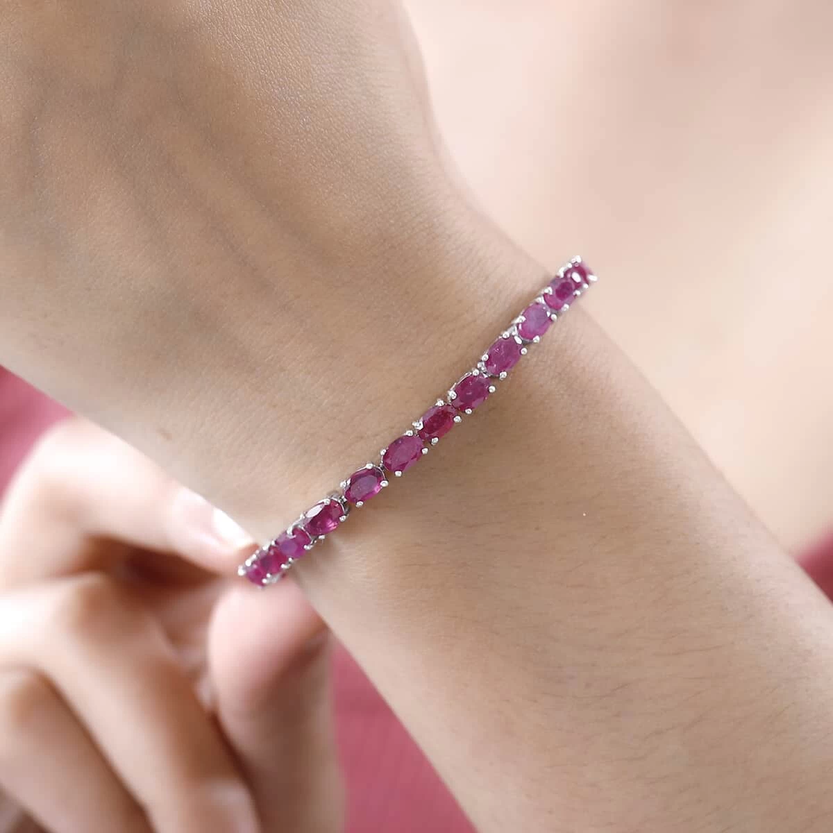 Niassa Ruby (FF) Tennis Bracelet In Platinum Over Sterling Silver (6.50 In) 18.85 Ctw 5 Niassa Ruby (FF) Tennis Bracelet In Platinum Over Sterling Silver (6.50 In) 18.85 Ctw - Image 3