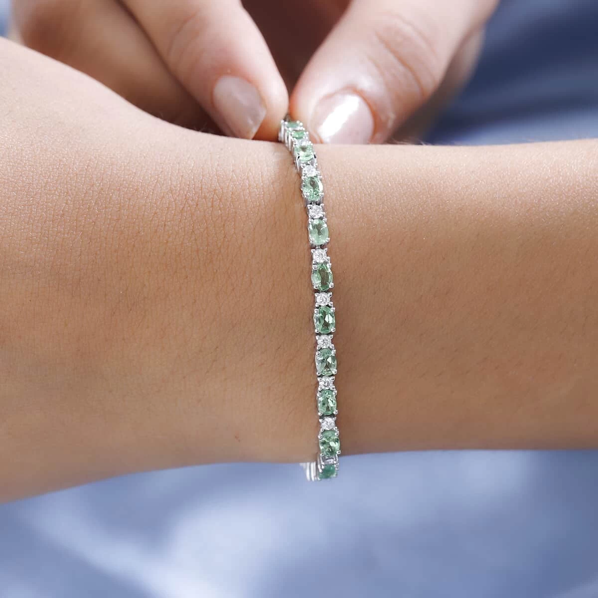 Premium Tsavorite Garnet And Moissanite Tennis Bracelet In Platinum Over Sterling Silver (7.25 In) 5.50 Ctw 5 Premium Tsavorite Garnet And Moissanite Tennis Bracelet In Platinum Over Sterling Silver (7.25 In) 5.50 Ctw - Image 3