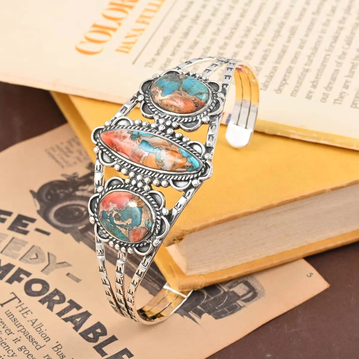 Santa Fe Style Spiny Turquoise Cuff Bracelet In Sterling Silver (6.50 In) 22.50 Ctw 4 Santa Fe Style Spiny Turquoise Cuff Bracelet In Sterling Silver (6.50 In) 22.50 Ctw - Image 2