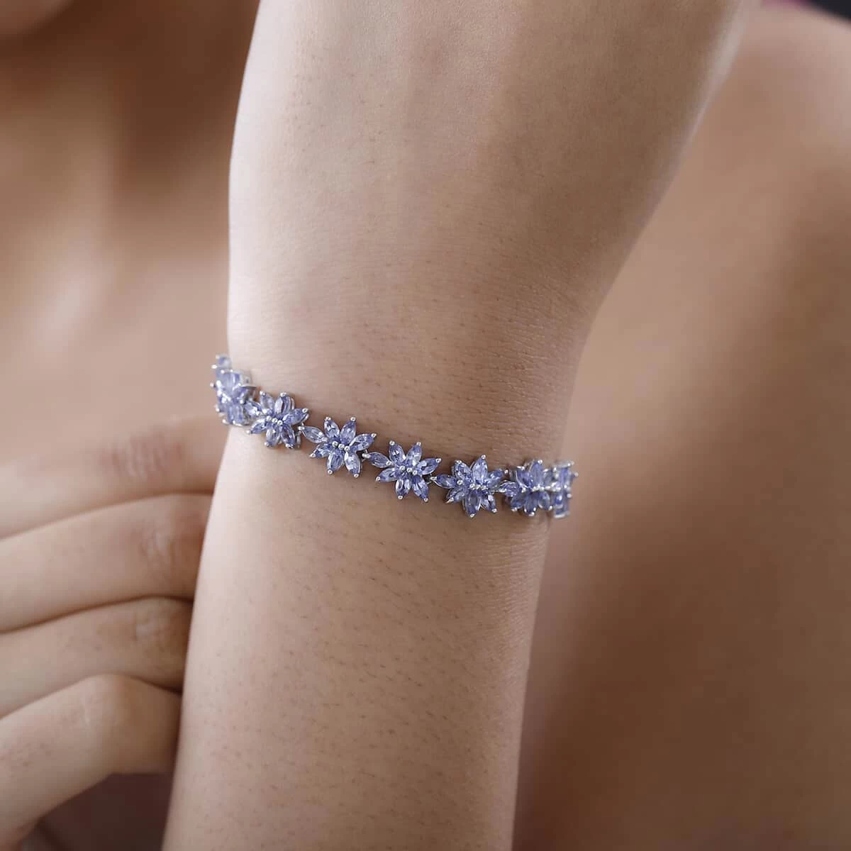 Tanzanite Floral Link Bracelet In Platinum Over Sterling Silver (8.00 In) 12.00 Ctw 5 Tanzanite Floral Link Bracelet In Platinum Over Sterling Silver (8.00 In) 12.00 Ctw - Image 3