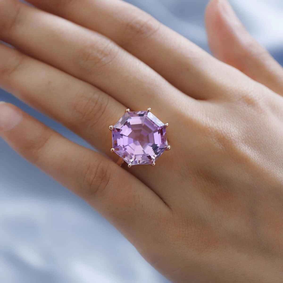 AAA Rose De France Amethyst Solitaire Ring In Vermeil Rose Gold Over Sterling Silver 22.10 Ctw 5 AAA Rose De France Amethyst Solitaire Ring In Vermeil Rose Gold Over Sterling Silver 22.10 Ctw - Image 3