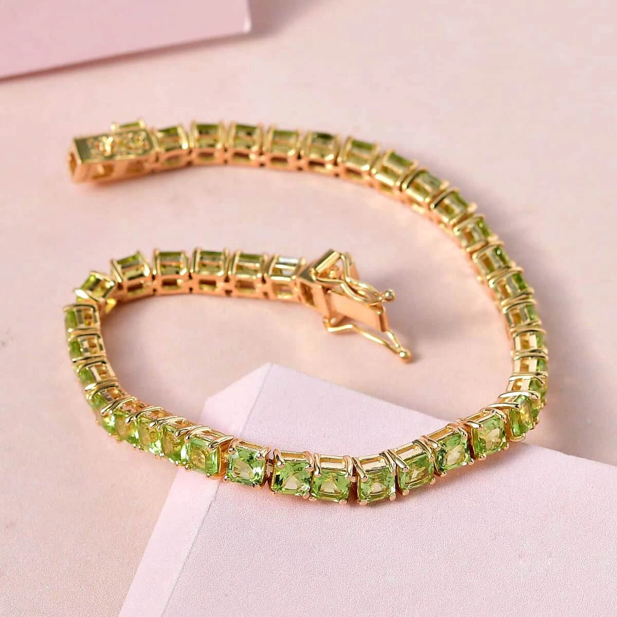 Asscher Cut Arizona Peridot Tennis Bracelet In Vermeil Yellow Gold Over Sterling Silver (8.00 In) 14.75 Ctw 4 Asscher Cut Arizona Peridot Tennis Bracelet In Vermeil Yellow Gold Over Sterling Silver (8.00 In) 14.75 Ctw - Image 2