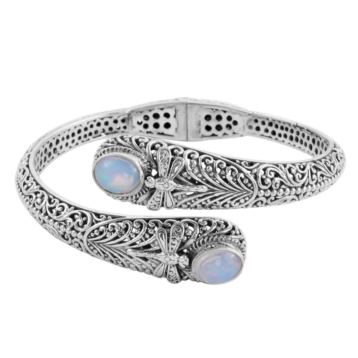 DOORBUSTER BALI LEGACY Ethiopian Welo Opal Cuff Bracelet In Sterling Silver (7.50 In) (30 G) 3.20 Ctw 6 DOORBUSTER BALI LEGACY Ethiopian Welo Opal Cuff Bracelet In Sterling Silver (7.50 In) (30 G) 3.20 Ctw - Image 4
